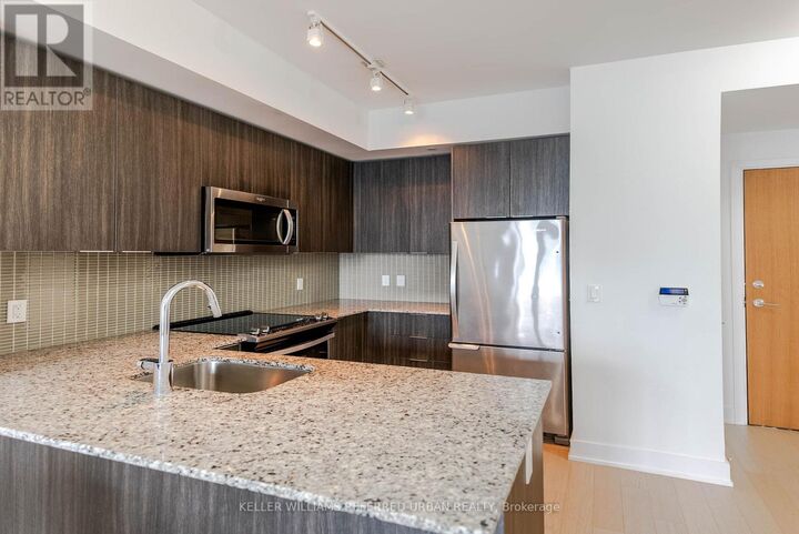 Property Photo:  20 Shore Breeze Drive 3504  ON M8V 1A1 