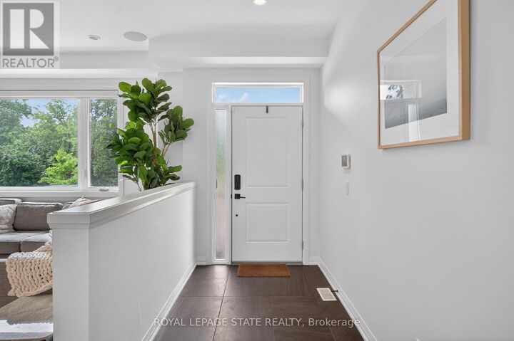 Property Photo:  206 Canada Street  ON L8P 1P6 