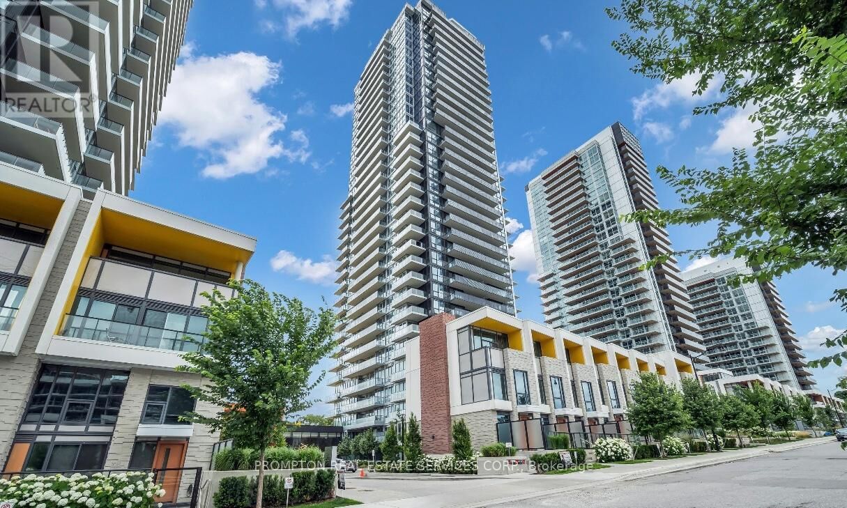Property Photo:  85 McMahon Drive 1210  ON M2K 0H1 