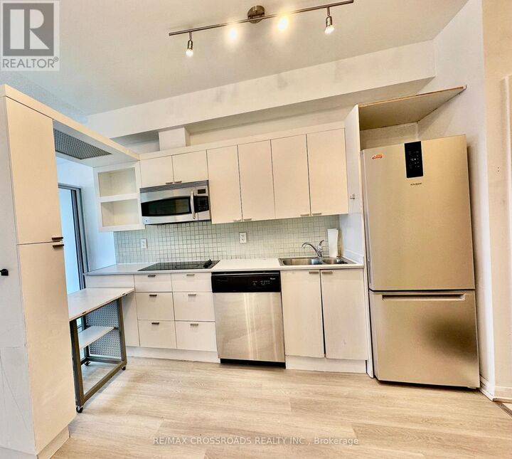 Property Photo: 111 Elizabeth Street 1530 ON M5G 1P7
