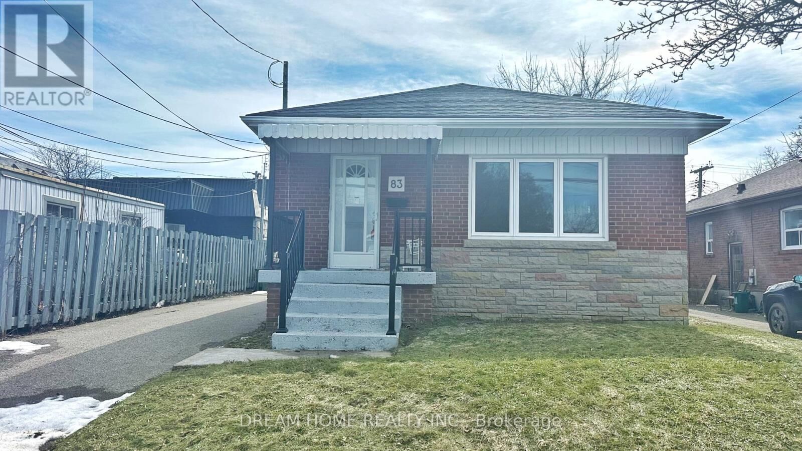 Property Photo:  83 Cornwallis Drive Bm Unit#B  ON M1P 1H6 