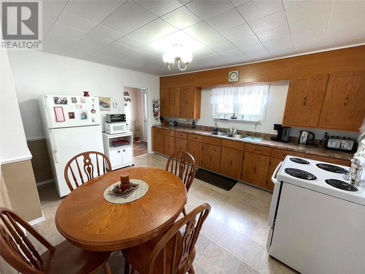 Property Photo:  4 Churchill Place  NL A2B 1C4 