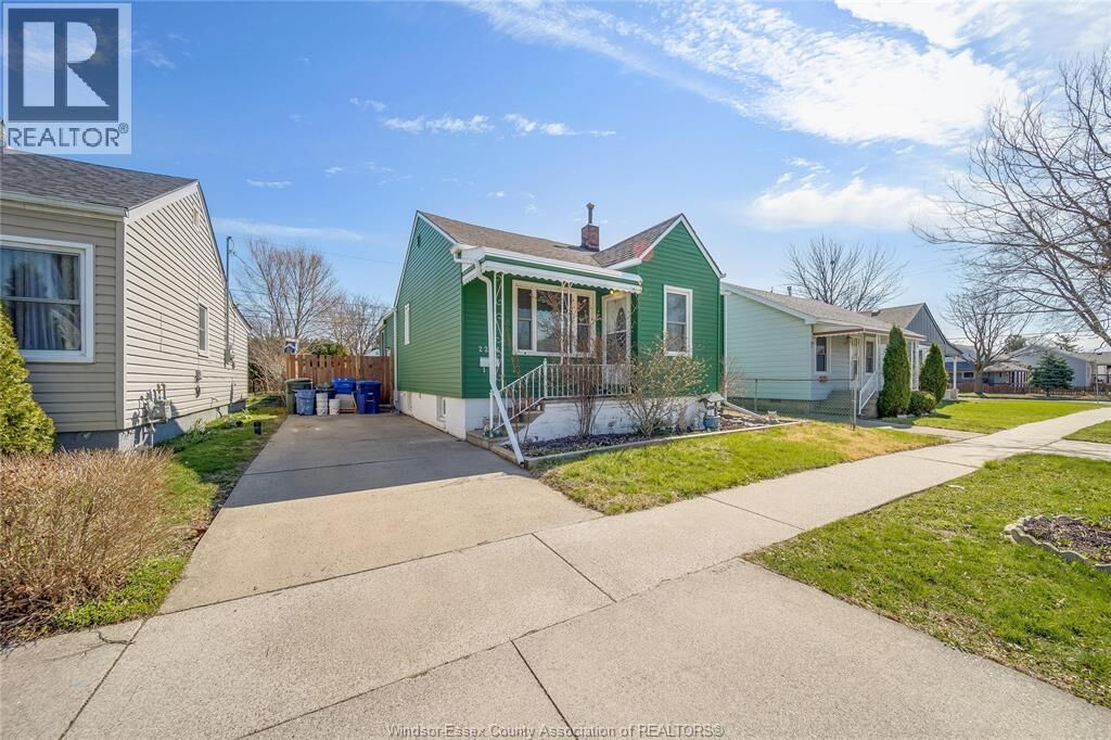 Property Photo: 2286 Forest Avenue ON N8W 2G6