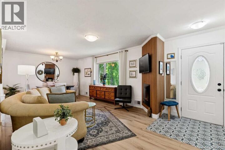 Property Photo: 3016 29 Street Southwest AB T3E 2L1