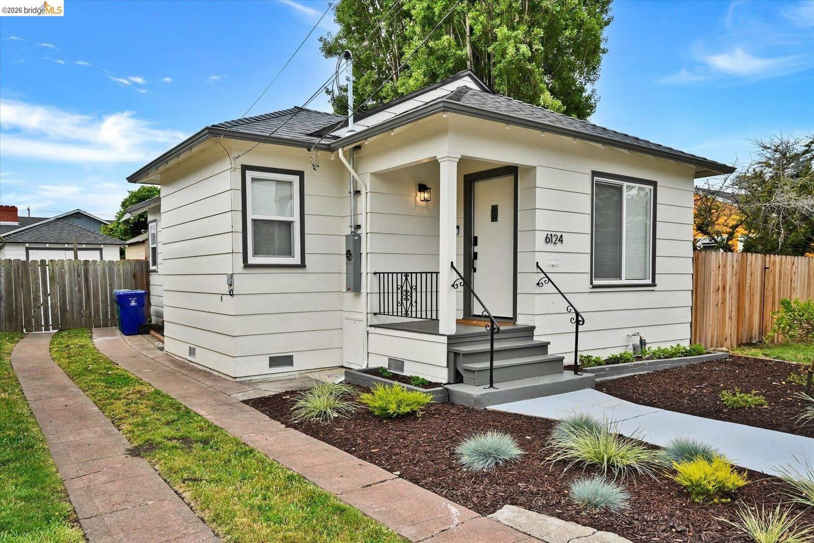 Property Photo: 6124 Santa Cruz Ave CA 94804