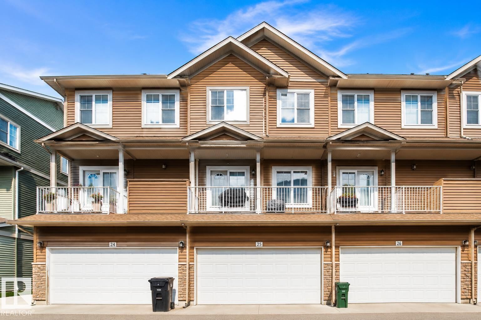 Property Photo: 1051 Graydon Hill Boulevard SW 25 AB T6W 3C8