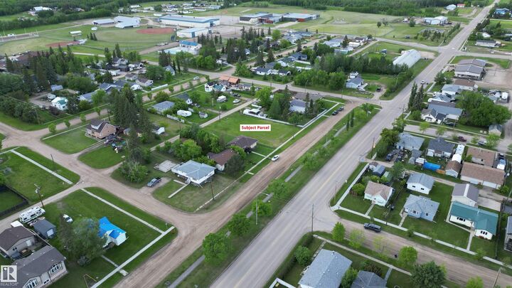 Property Photo:  4718 52 Street  AB T0E 1N0 