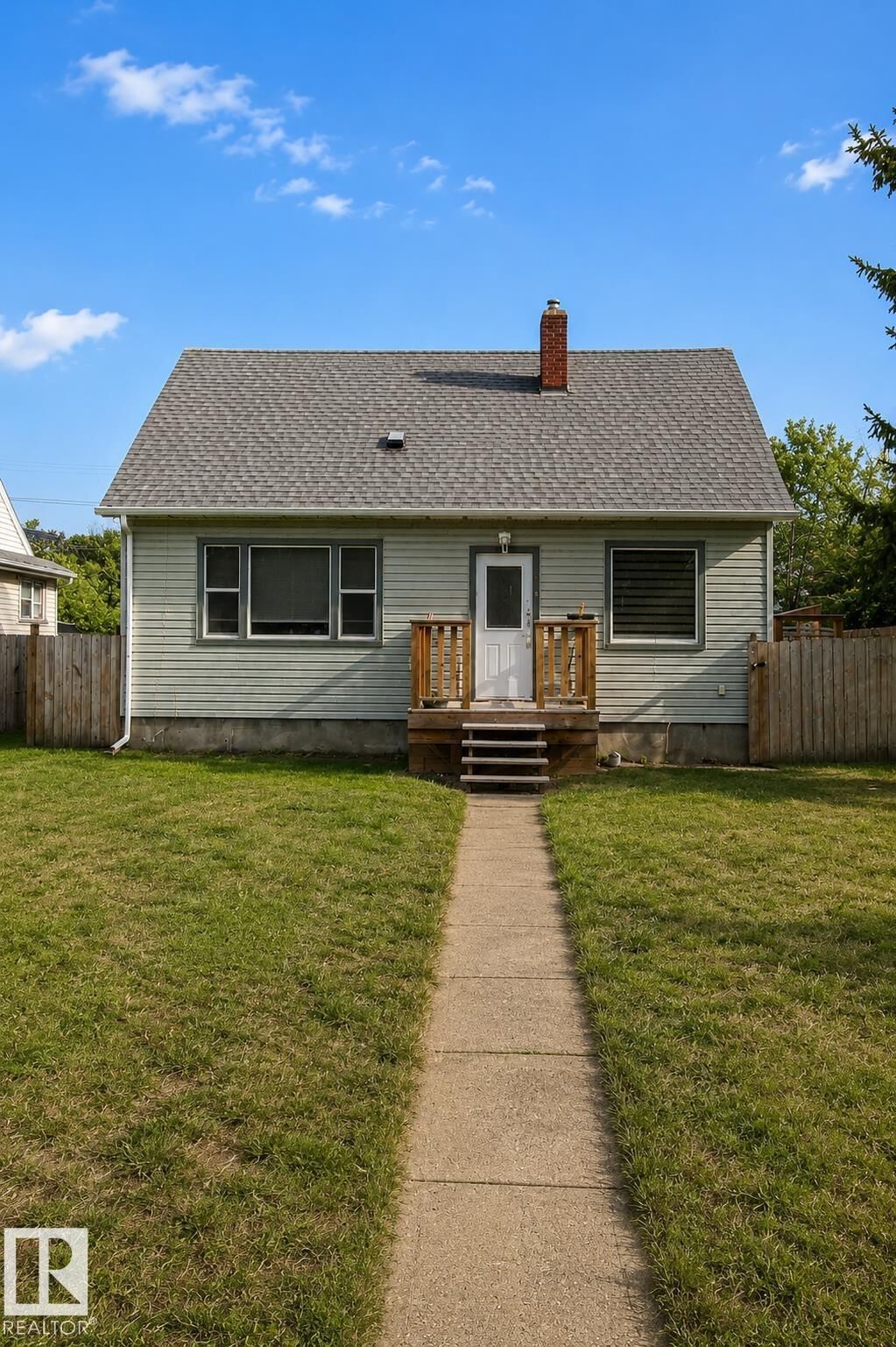 Property Photo:  10815 112 Street NW  AB T5H 3H4 
