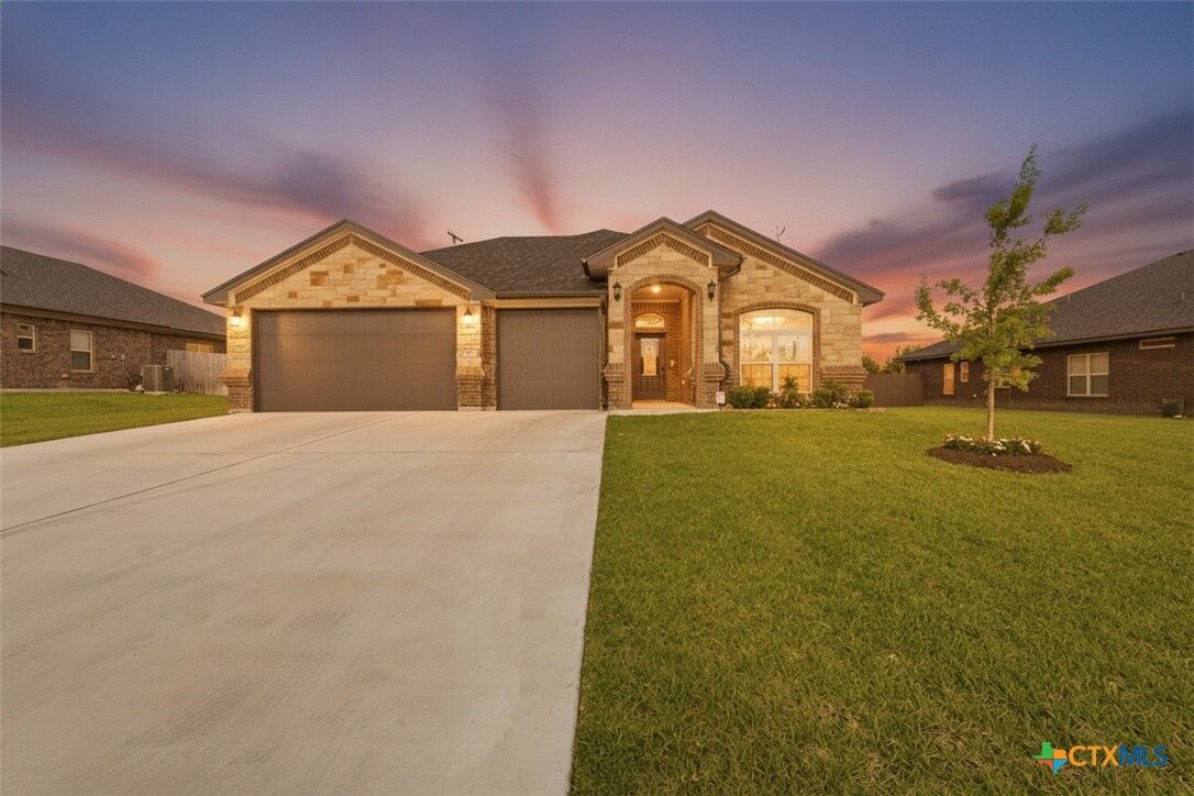 Property Photo:  7809 Platinum Drive  TX 76542 