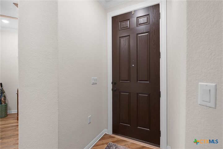 Property Photo:  121 Winterhorse Cove  TX 78633 