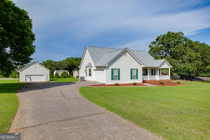Property Photo: 352 Olde Wick Trail GA 30548