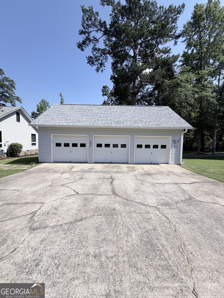 Property Photo:  9489 Lee Rd 379  AL 36854 