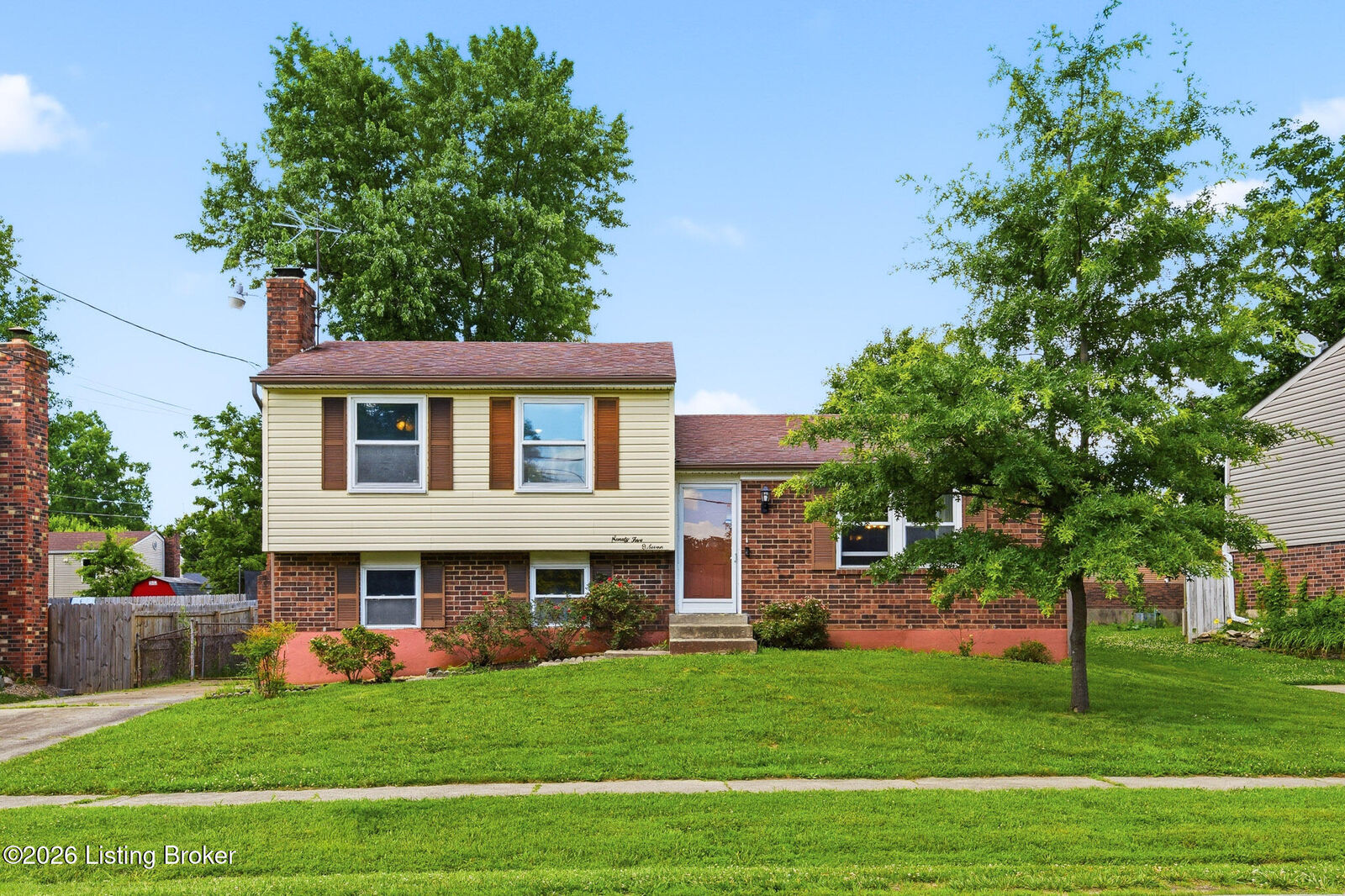 Property Photo: 9507 Michael Edward Dr KY 40291