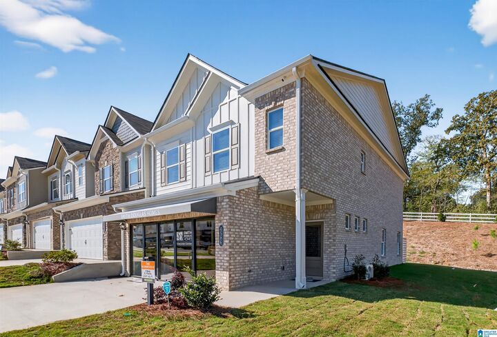 Property Photo: 4522 Village Springs Square 5 AL 35068