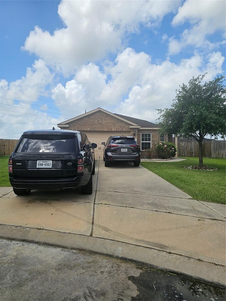 Property Photo: 5122 Sunny Parke Lane TX 77469