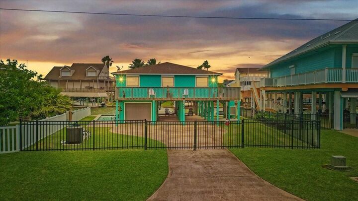 Property Photo: 1222 Oahu Drive TX 77554