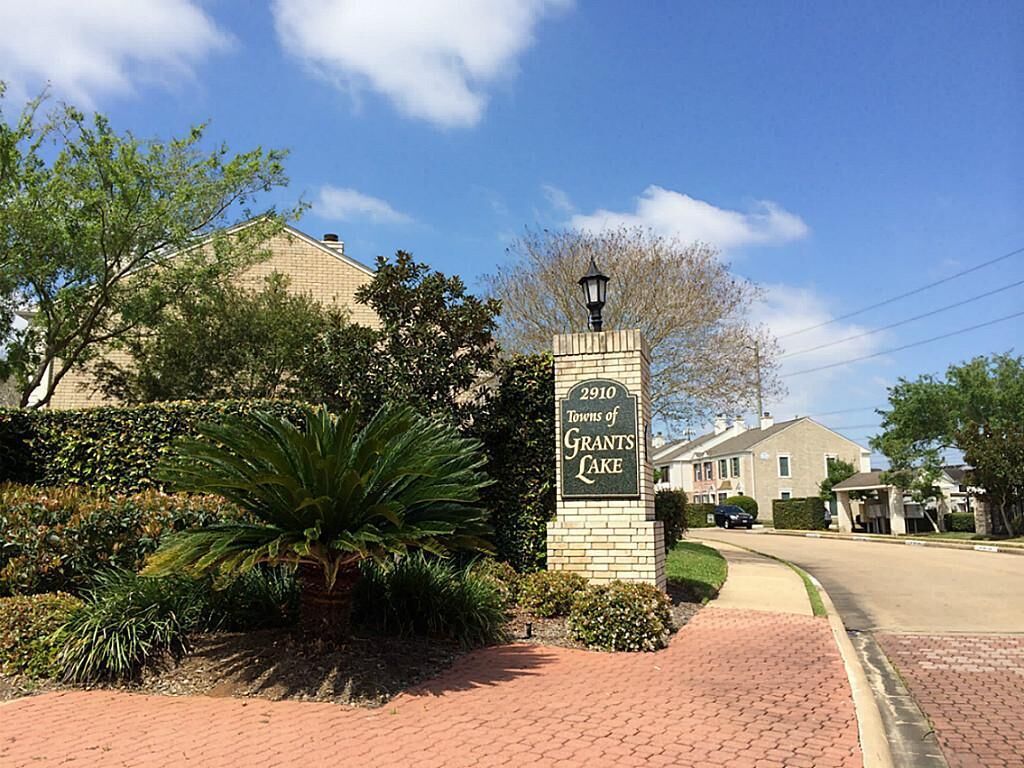 Property Photo: 2910 Grants Lake Boulevard 1603 TX 77479