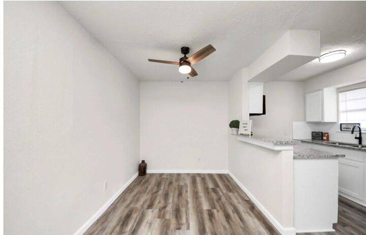 Property Photo: 2110 Melbourne Street 12 TX 77026