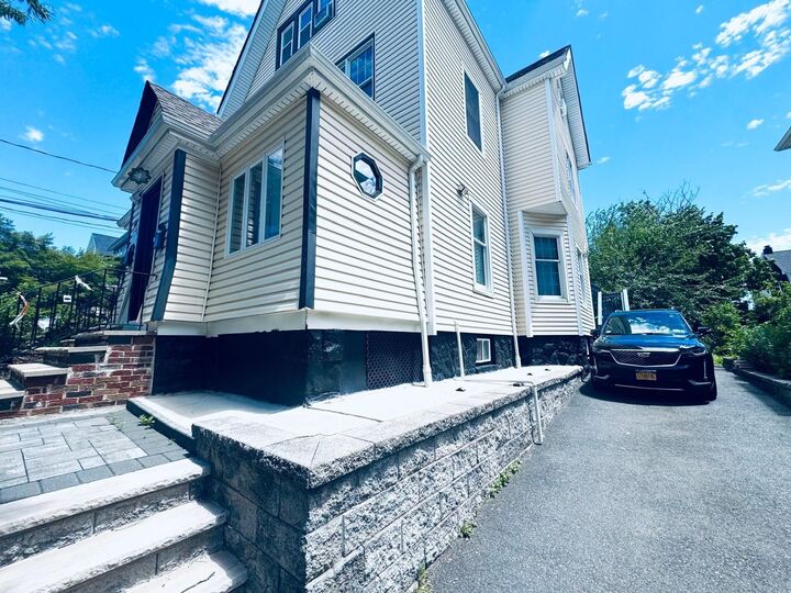 Property Photo: 66 Washburn Pl NJ 07073