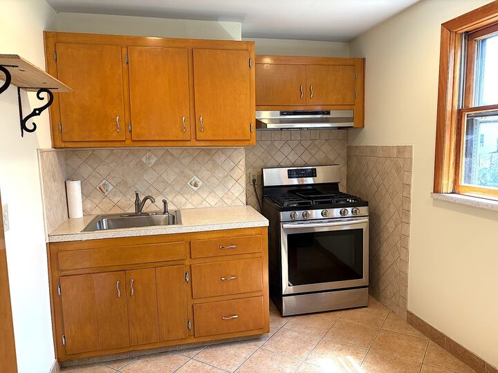 Property Photo:  314 Webster Ave 2  NJ 07307 