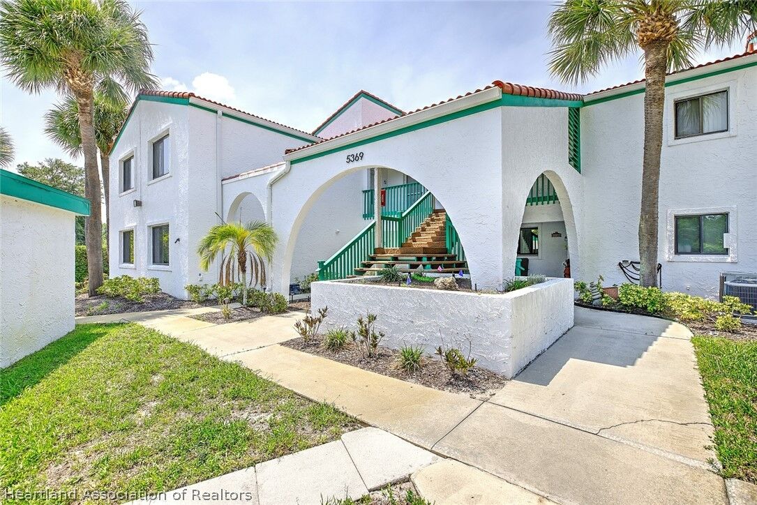 Property Photo: 5369 Casablanca Circle FL 33870