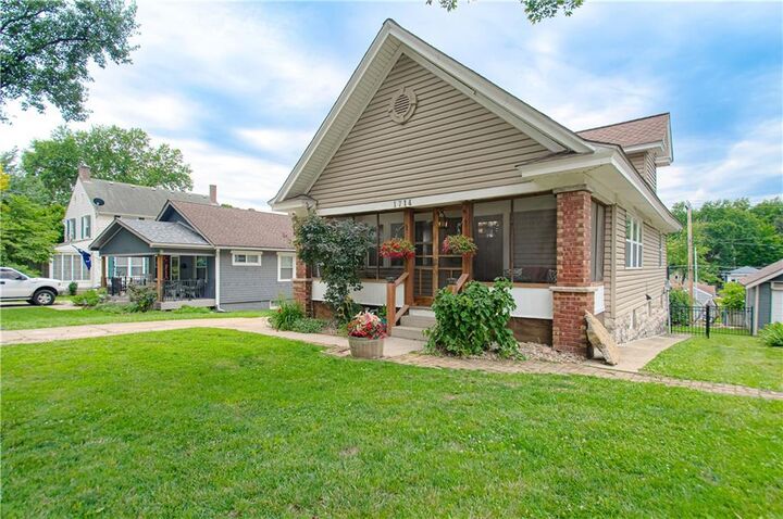 Property Photo: 1714 S Overton Avenue MO 64052