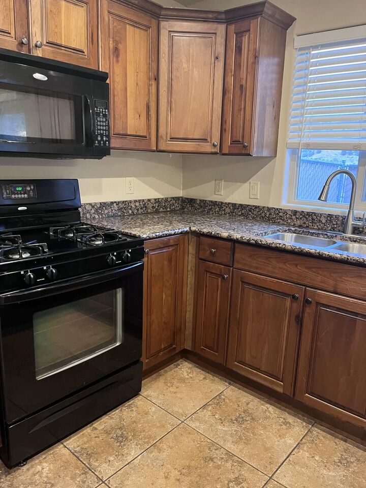 Property Photo: 920 S 25 E #9B UT 84720