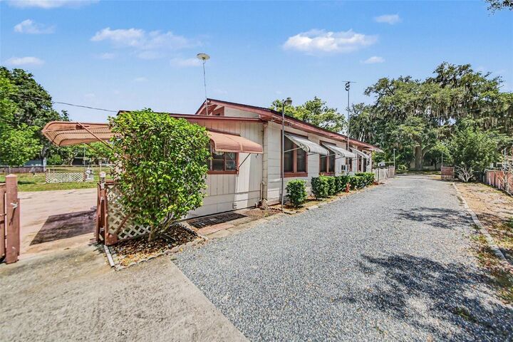 Property Photo:  168 W Wilbur Avenue  FL 32746 