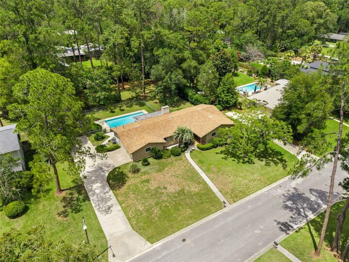 Property Photo: 7610 NW 40th Avenue FL 32606