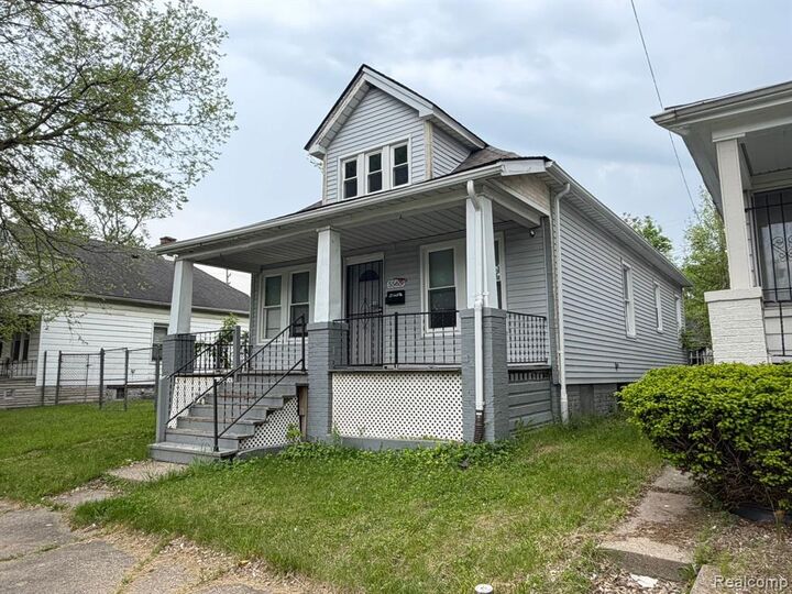 Property Photo: 5565 Fairview Street MI 48213 3410