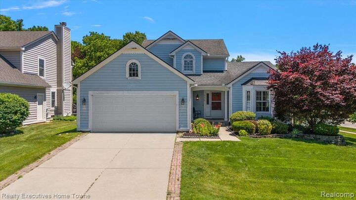 Property Photo: 899 Hathaway Dr Drive MI 48326 3875