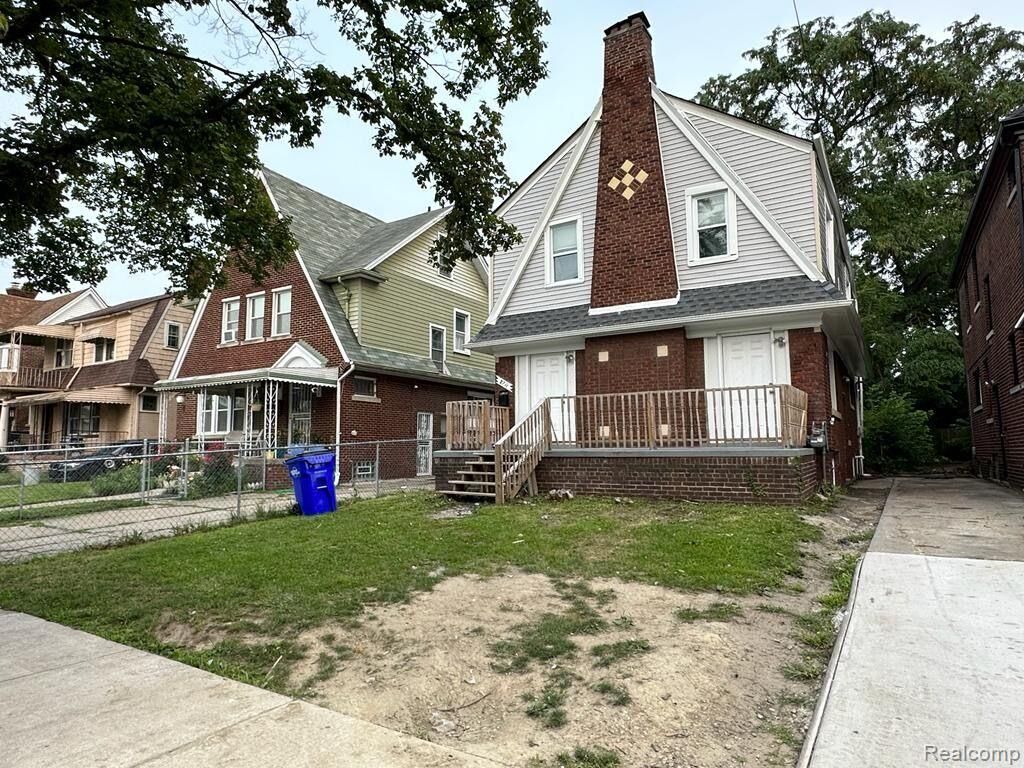 Property Photo: 2711 Burlingame Street MI 48206 3110
