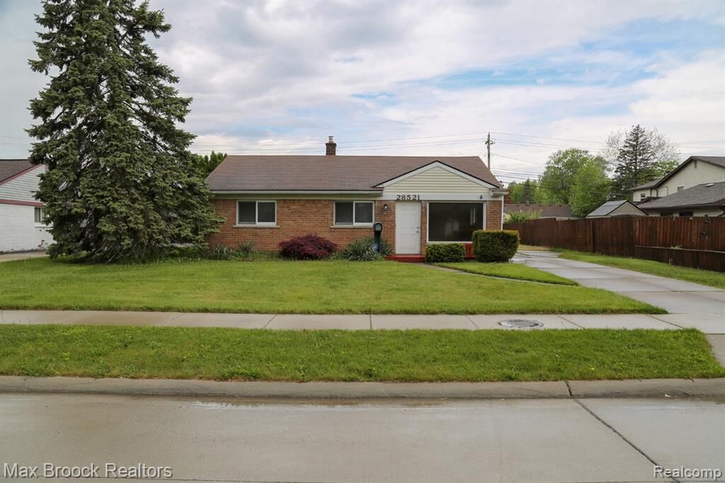 Property Photo: 28521 Sutherland Street MI 48076 7343