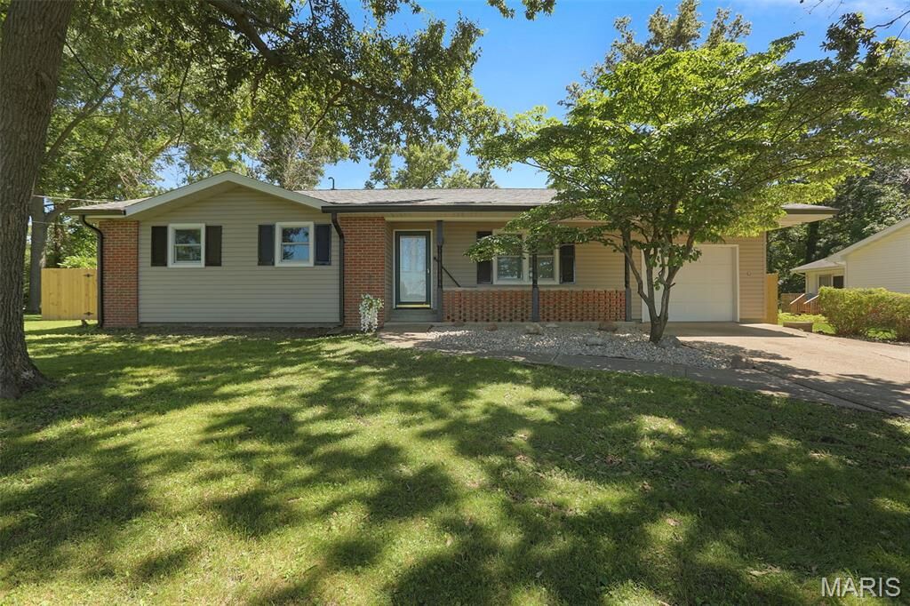 Property Photo:  1217 E Nicholas Street  IL 62626 