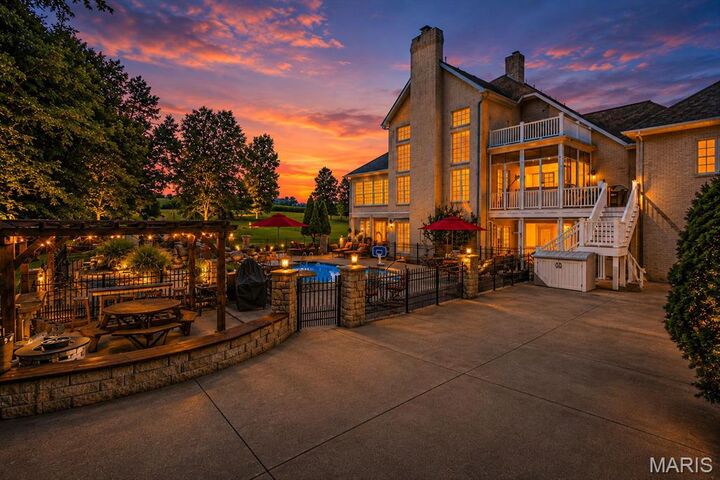 Property Photo:  1001 Wolf Lane  MO 63701 