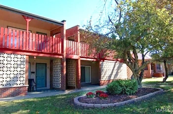 Property Photo: 103 E 7th Street 1 IL 62269