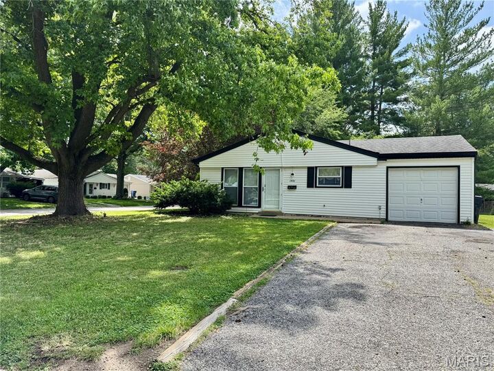Property Photo: 1401 Peace Drive IL 62220