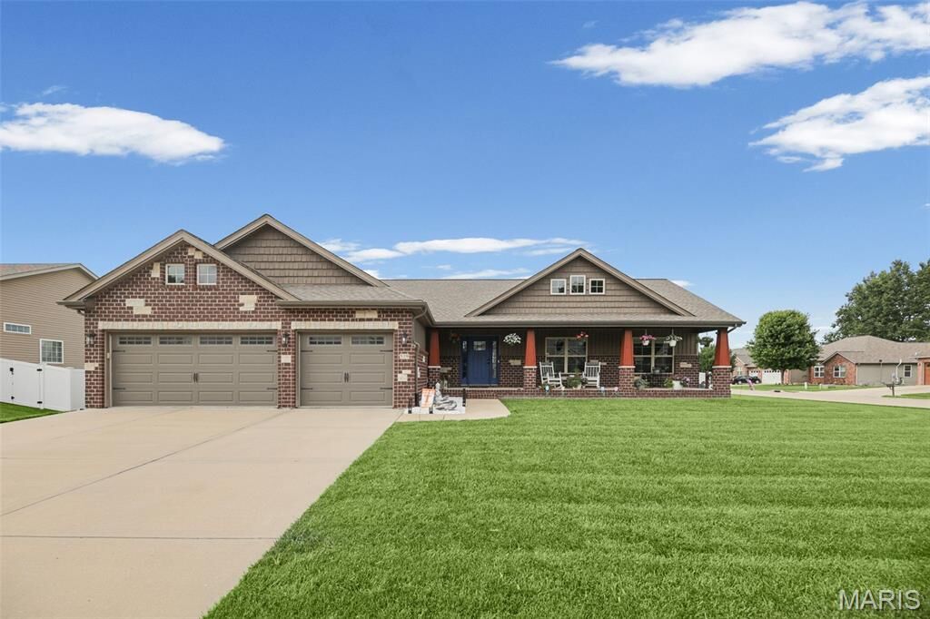 Property Photo:  519 Glendale Drive  IL 62294 