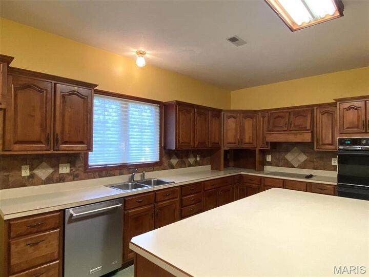 Property Photo:  116 Red Fox Road  IL 62223 