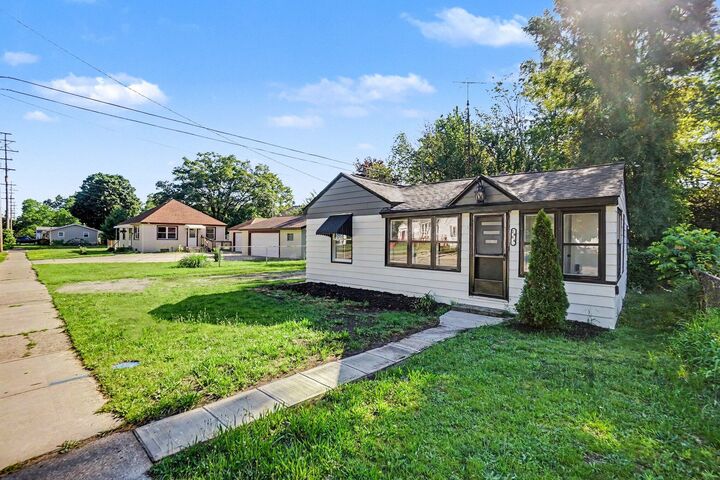 Property Photo: 2484 Lincoln Street MI 49441