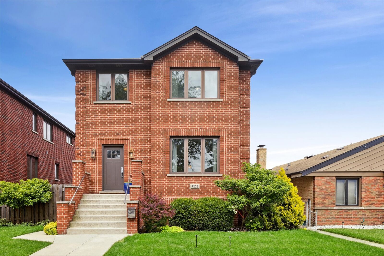 Property Photo:  5324 S Neva Avenue  IL 60638 