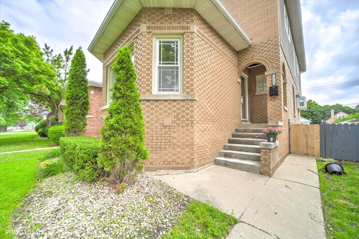 Property Photo:  3515 N Oriole Avenue  IL 60634 