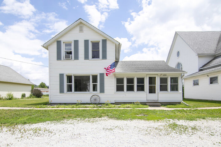 Property Photo: 288 S Walnut Street IL 60922
