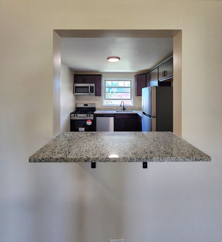 Property Photo: 4263 W Nelson Street 2 IL 60641