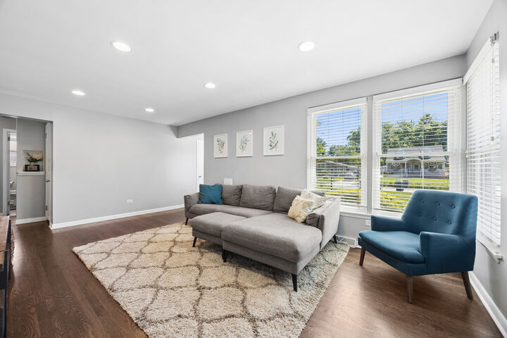 Property Photo: 730 S Monterey Avenue IL 60181