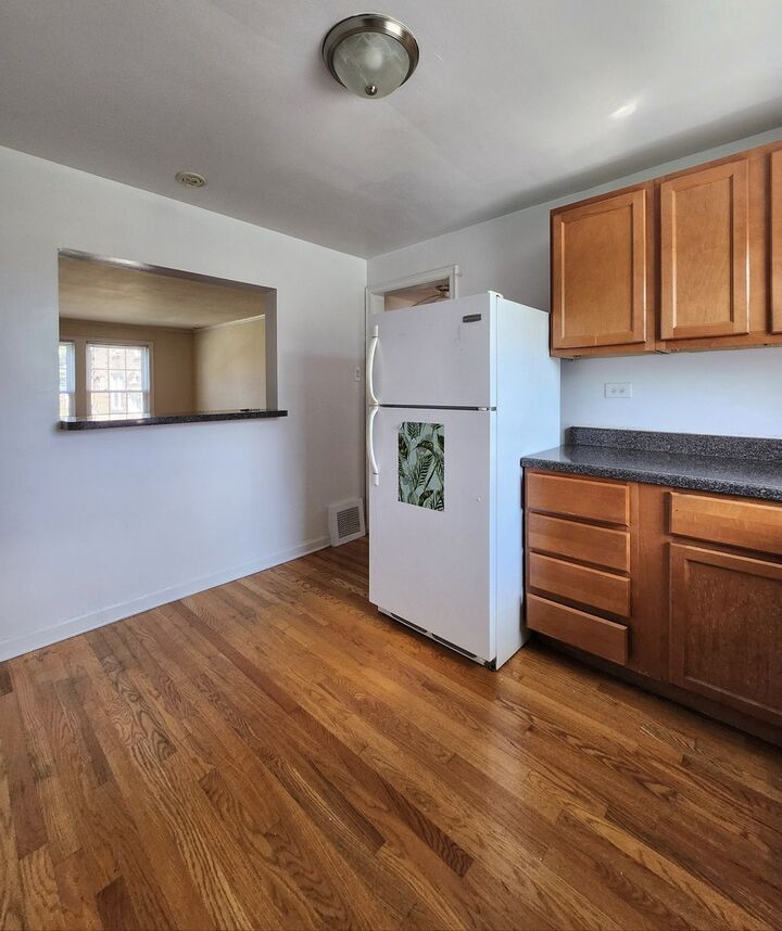 Property Photo:  4231 W Nelson Street 1  IL 60641 