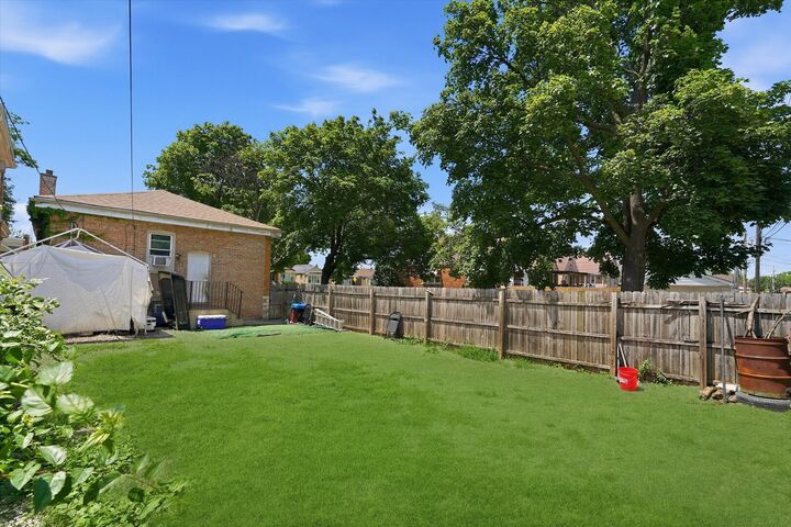 Property Photo:  7201 S Sawyer Avenue  IL 60629 