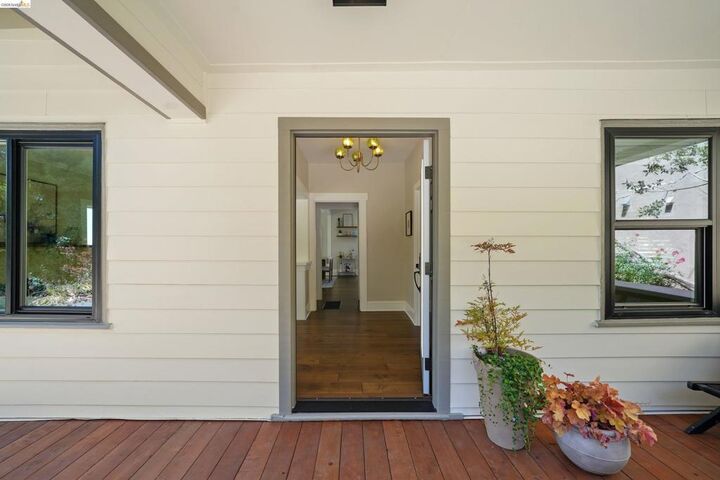 Property Photo:  5765 Manila Ave  CA 94618 