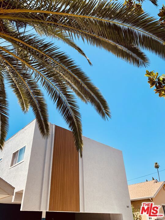 Property Photo: 1163 N Raymond Avenue 6 CA 91201