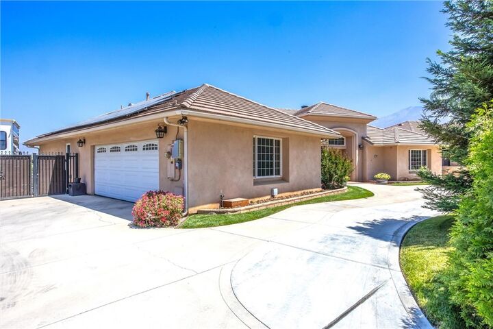Property Photo:  35102 Persimmon  CA 92399 